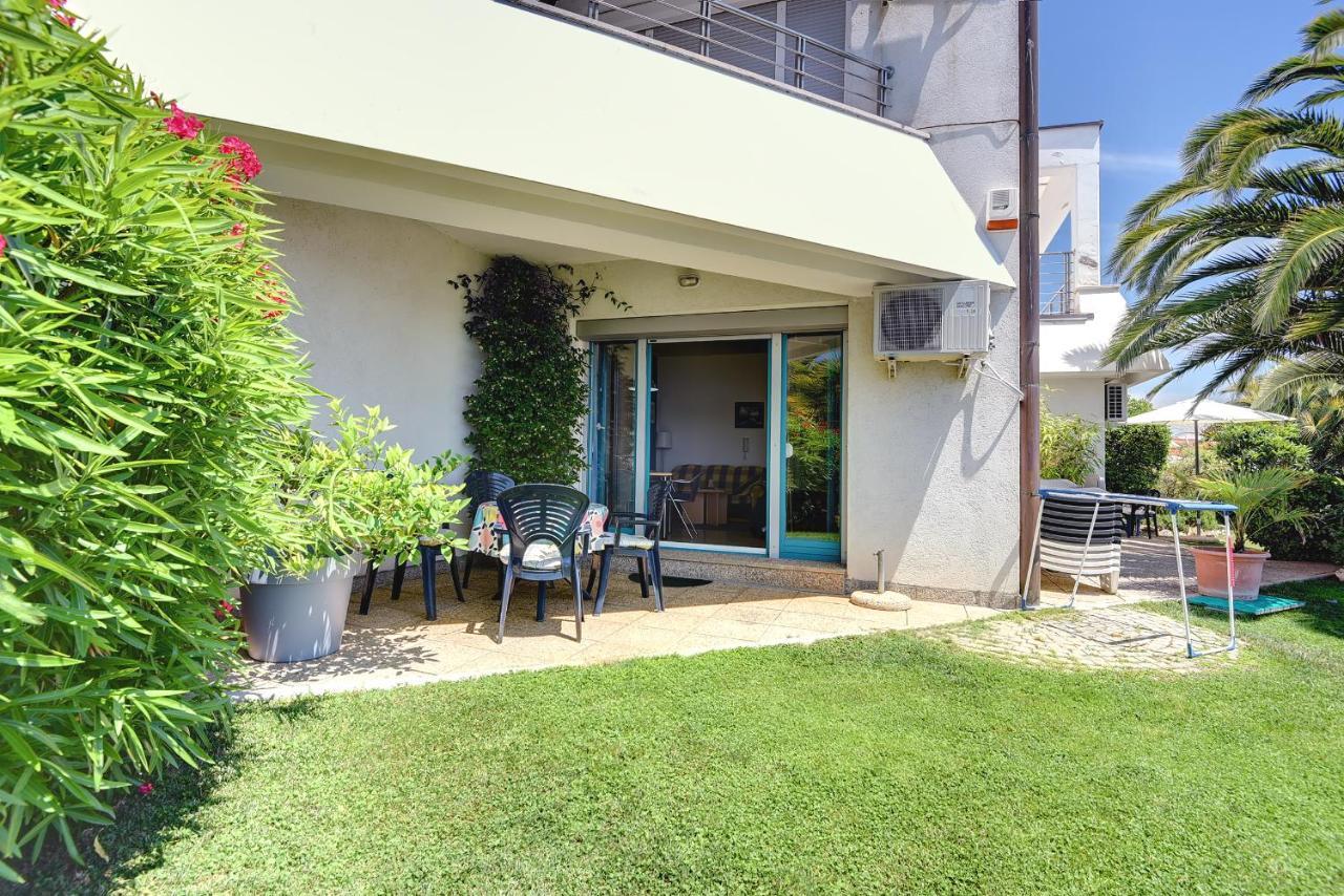 Apartments Villa Ana Medulin Extérieur photo