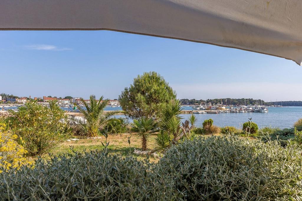 Apartments Villa Ana Medulin Extérieur photo
